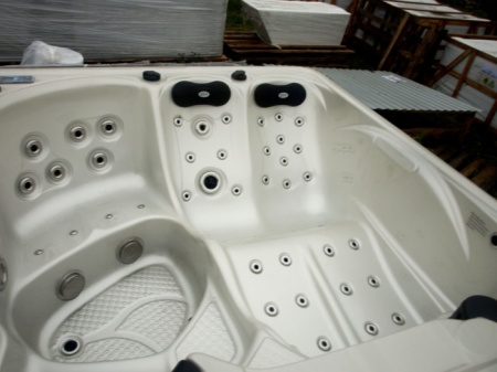 Гидромассажный бассейн Sunrans SR869 Гидромассажный бассейн Sunrans SR869